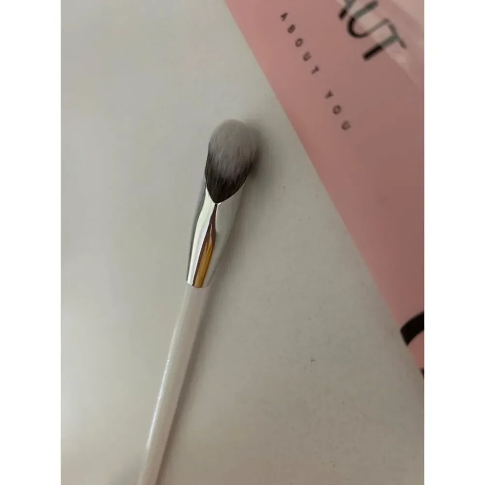 193 2pcs White Angled Under Eye Makeup Precision Face Blending concealer brushes